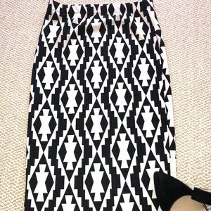 Fitted modern pencil skirt